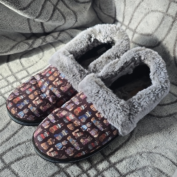 Skechers BOBS Too Cozy Faux Fur Slippers Cat Print - Picture 2 of 6